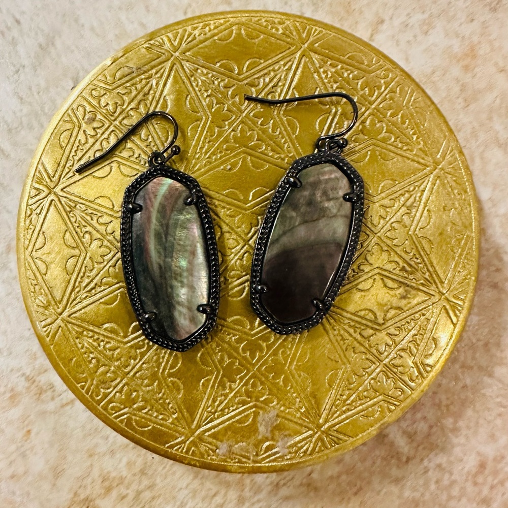 Kendra Scott Danielle earrings
